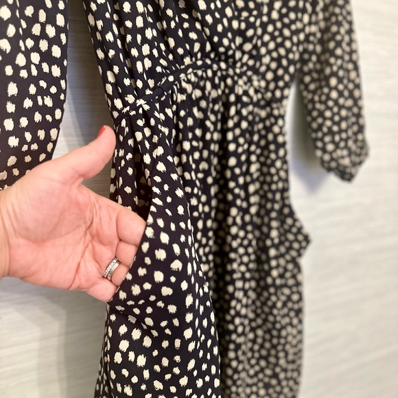 Creative Concept black & White Dress with large collar and flattering tie back. - Picture 2 of 9